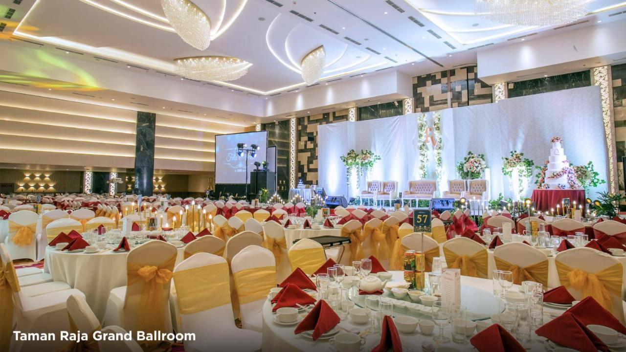 BW Luxury Hotel Jambi Ngoại thất bức ảnh
